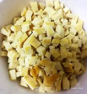 Make Vegetable dumplings step 4