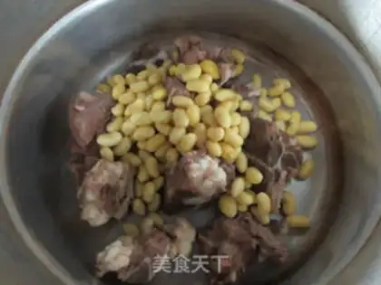 Make Bean steak soup step 1