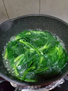 Make A fan of spinach step 11