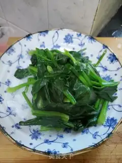 Make A fan of spinach step 12