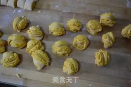Make Rich rolls step 8