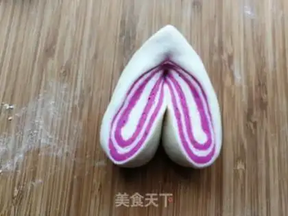 Make Two-coloured dragon heart buns step 12