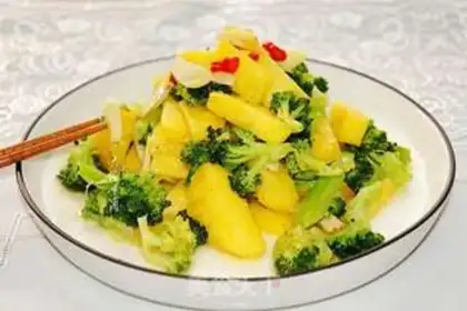 Make Pineapple and broccoli step 6
