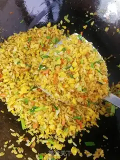 Make Gold egg fried rice step 3