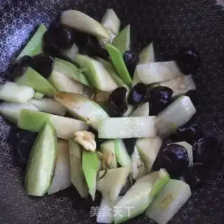 Make Bones soup and carrots step 5
