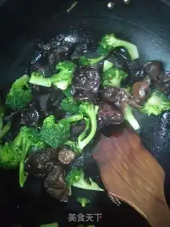 Make Garlic broccoli step 5