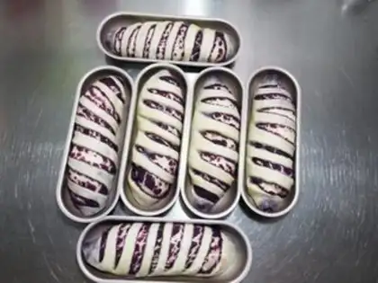 Make Spam rolls step 16