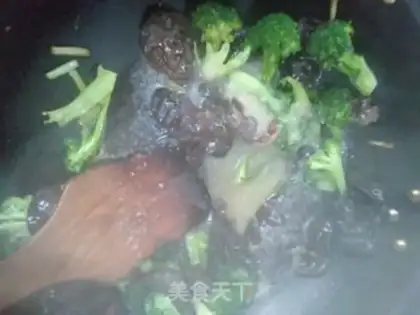 Make Garlic broccoli step 7