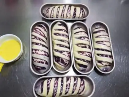 Make Spam rolls step 17