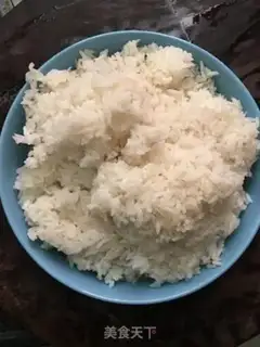 Make Forcing eggs and rice step 0