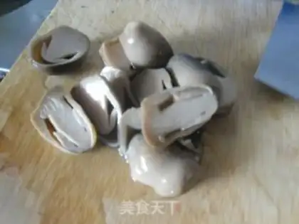 Make Straw mushrooms with silk step 1