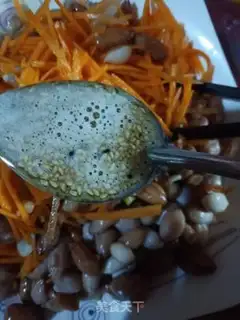Make Peanuts with carrots step 3