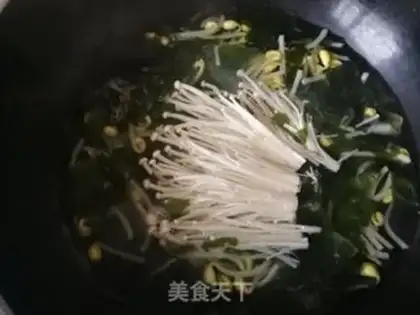 Make Golden pins and mushrooms step 5