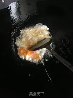 Make Forcing eggs and rice step 4