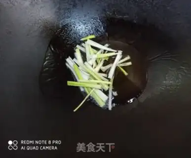 Make ♪ ♪ ♪ ♪ Cracked potatoes ♪ step 1