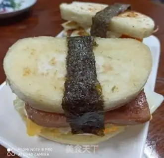Make A ham and eggs sandwich step 7