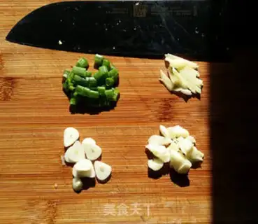 Make Garlic sprouts step 2
