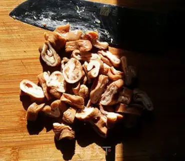 Make Garlic sprouts step 3