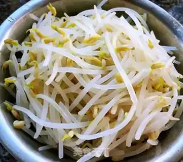 Make Cream of bean sprouts, carrot sausage step 2