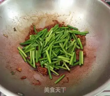 Make Garlic sprouts step 7