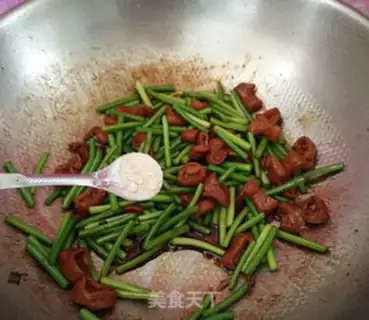 Make Garlic sprouts step 8