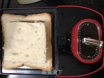 Make Cheese ham and eggs sandwich step 5