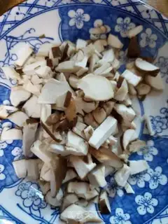 Make Porridge of mushroom beef step 1