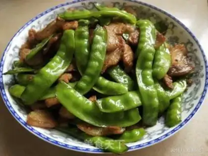 Make Five flowers for Dutch beans step 1