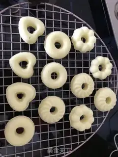 Make Lemon doughnuts step 17