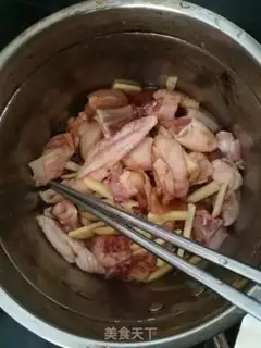 Make Onion fried chicken step 1
