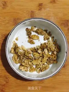 Make Trees and walnuts step 1
