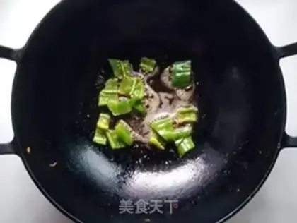 Make Pepper potato burn wood step 4
