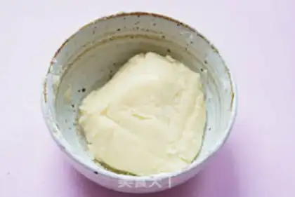 Make Gold and sand souffle step 1