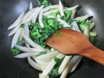 Make Scrambled noodles step 2