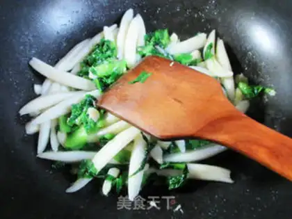 Make Scrambled noodles step 5