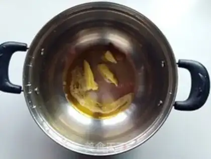 Make The lamb duck blood soup step 3
