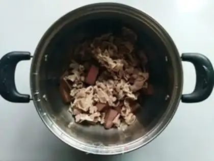 Make The lamb duck blood soup step 4