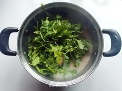 Make The lamb duck blood soup step 6