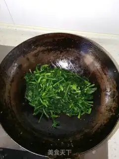 Make Scrambled spinach step 1