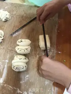 Make Black sesame roll step 6