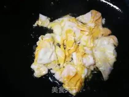 Make Celery eggs fried cat ears step 3