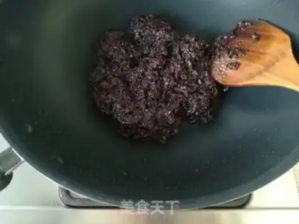 Make Black rice waffles step 1