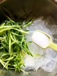 Make cucumber silk powder step 6