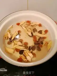 Make A Hong Kong-style cocktail step 1