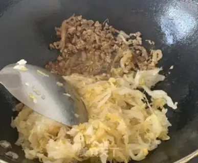 Make Sour stew step 1