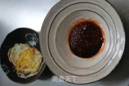 Make Spicy noodles for eggs and shrimp step 0