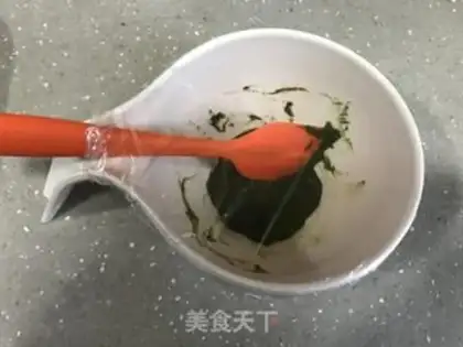 Make Yogurt cheese with tea cake rolls step 2