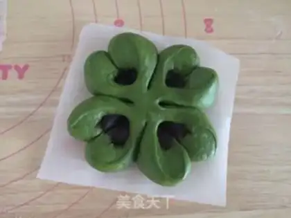 Make Lucky Four Leaf step 12