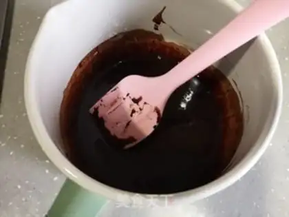 Make Chocolate pretzels step 1