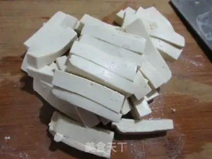 Make Soccer fungus tofu soup step 1